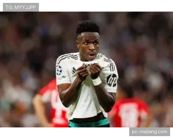 即时:维尼修斯突破造点,本泽马主罚命中扳平比分